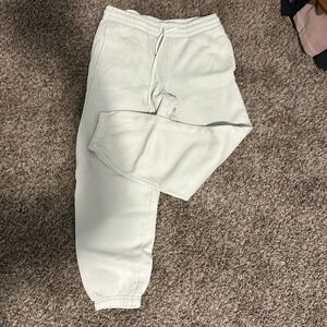 Men’s cream sweats never worn